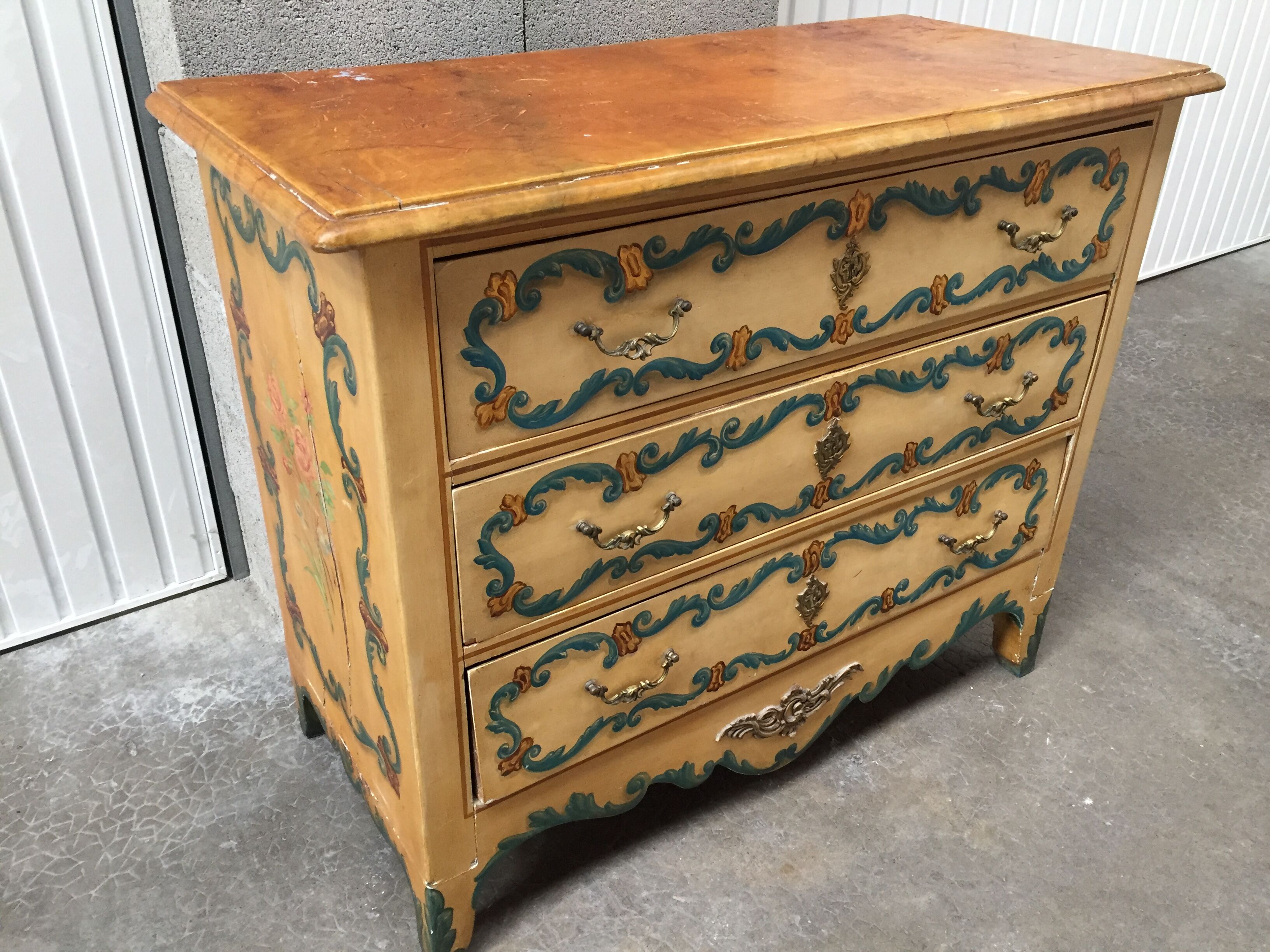 Venetian dresser 19 eme