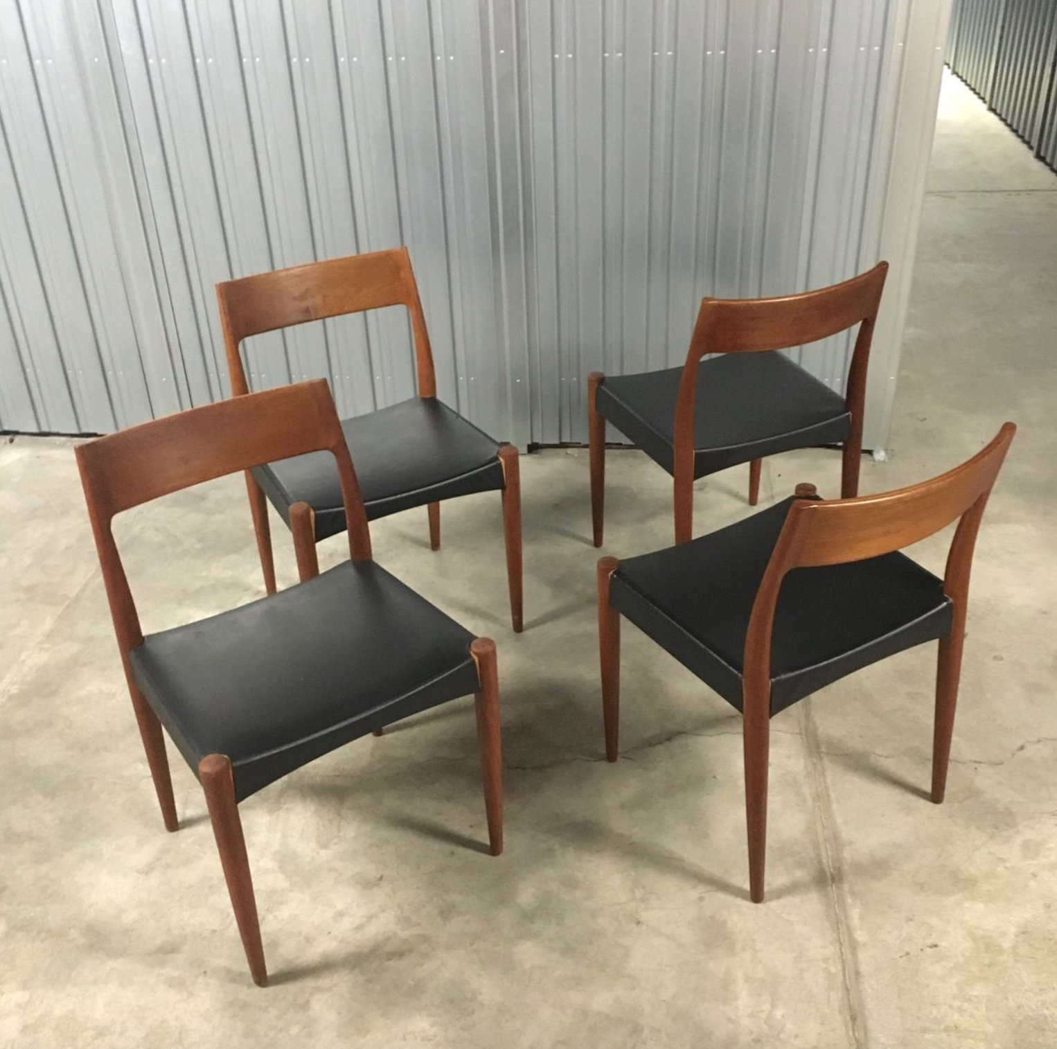 Dining chairs model 175 by Arne Hovmand Olsen for Mogens Kold, 1960