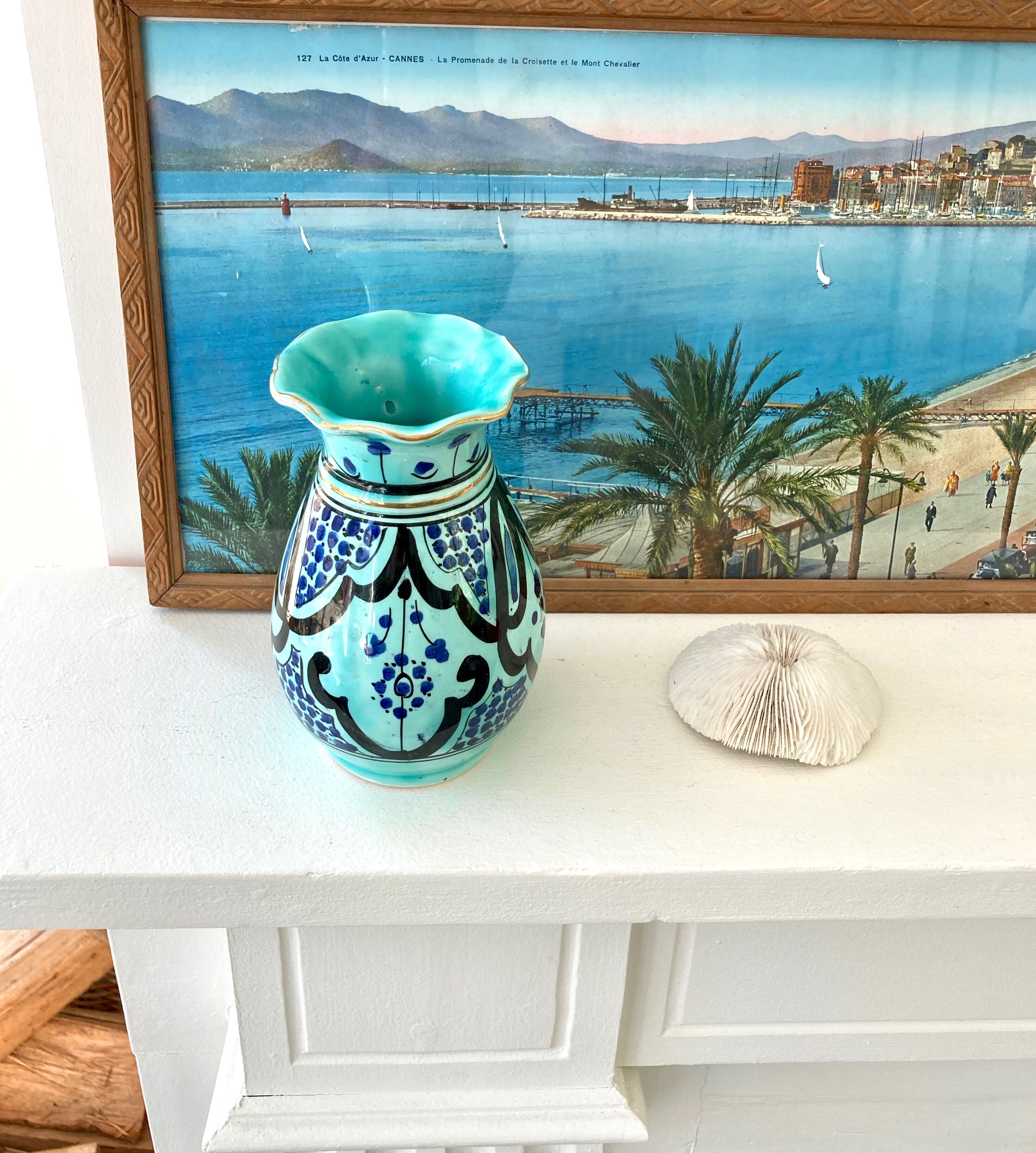 Corolla ceramic vase