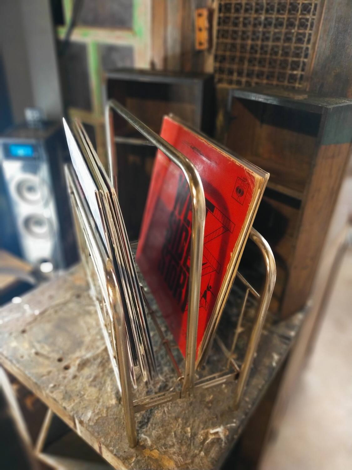 Magazine or vinyl holder in gold metal, 1960s