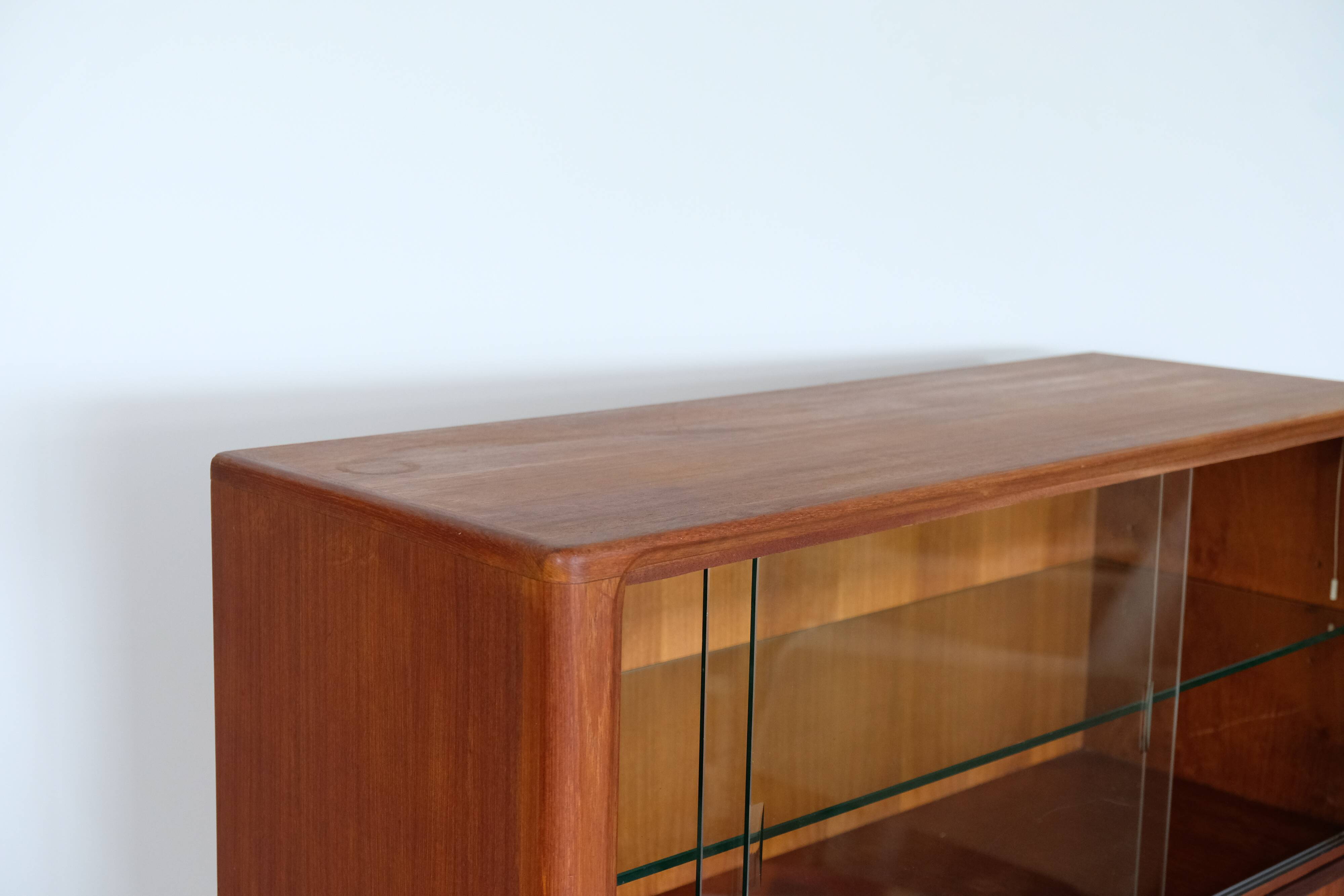 Teak showcase 60s