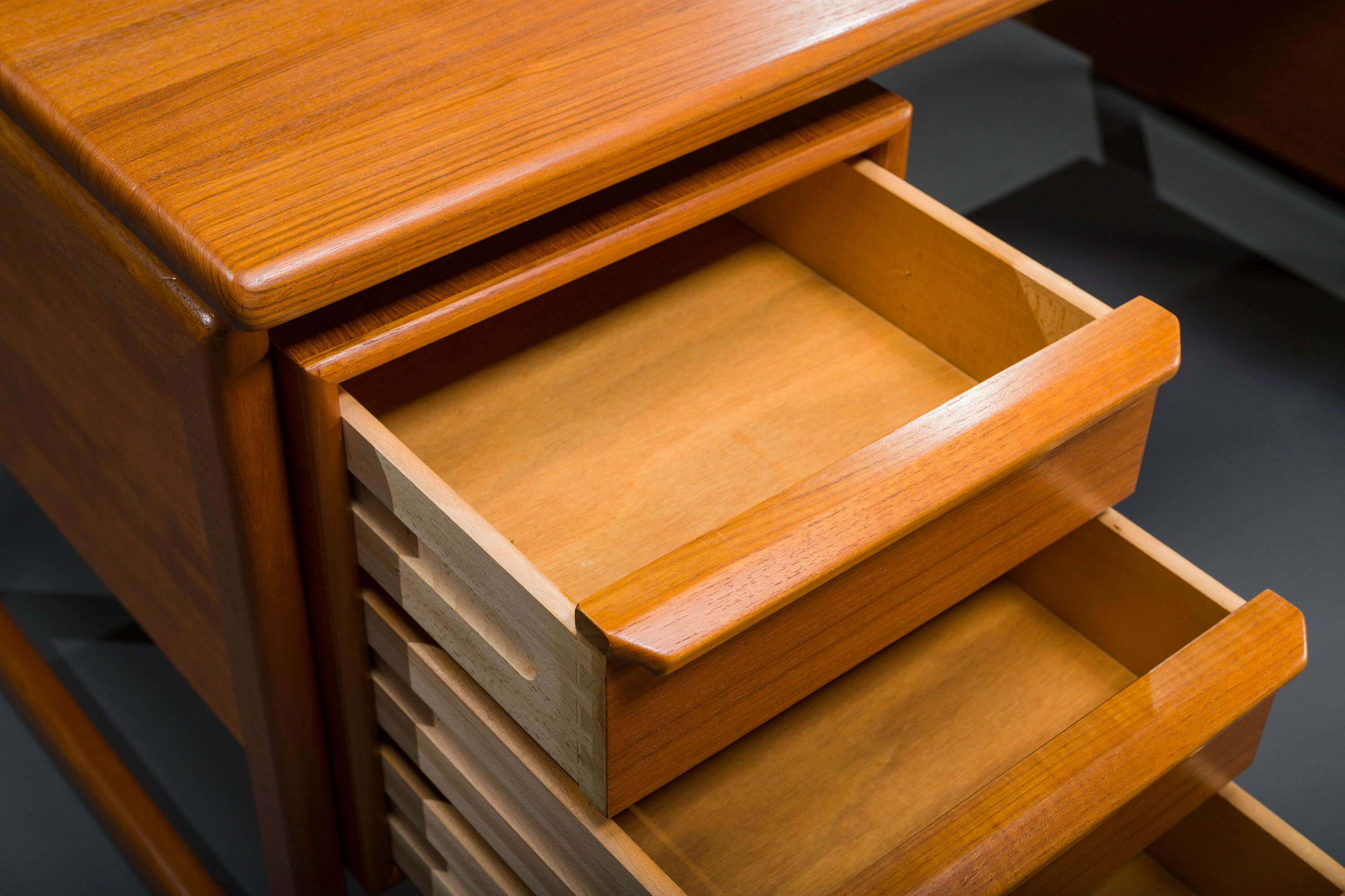Mid-Century Teak Freestanding Desk from GV Møbler, 1970s