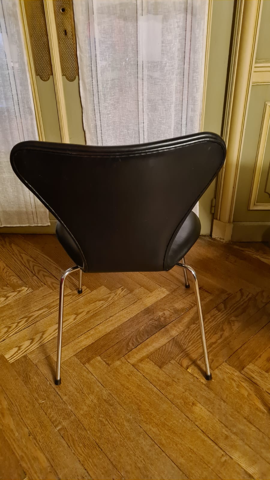 Arne Jacobsen: set of 6 chairs "Seven" model 3107