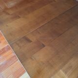 Extendable dining table