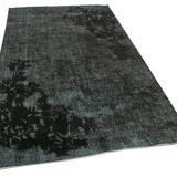 Hand-Knotted Hi-Low Pile Oriental 1980s 144 cm x 245 cm Black Carpet
