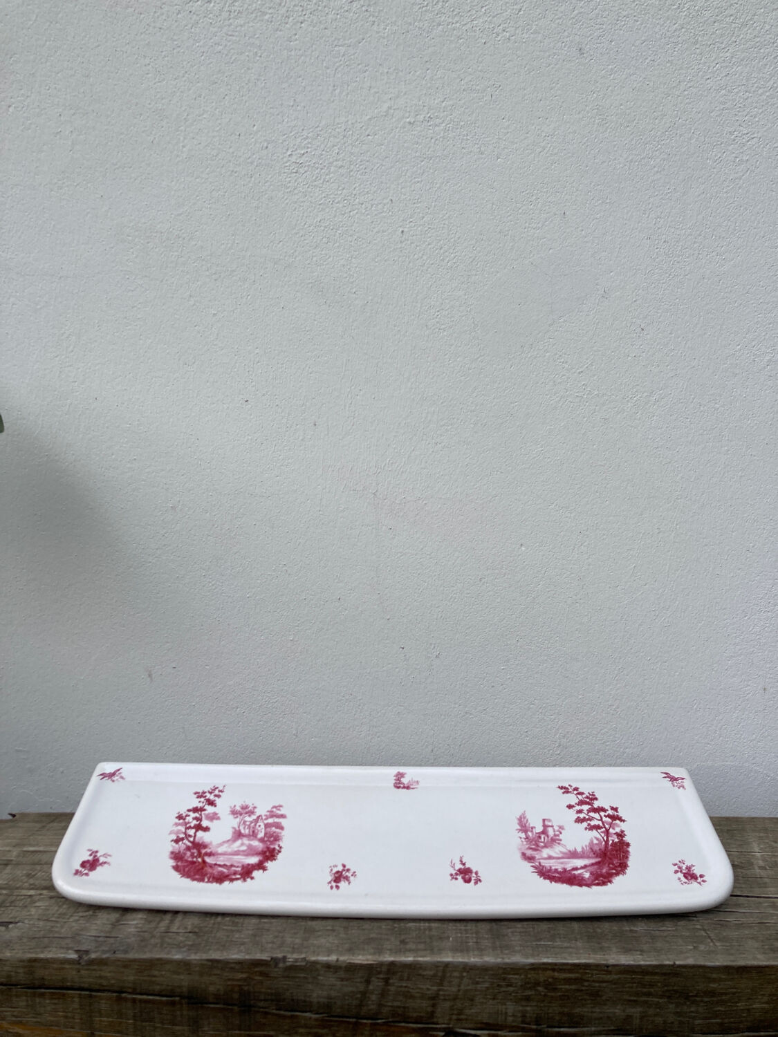 Limoges porcelain wall shelf Chapus Freres / Ceramic bathroom