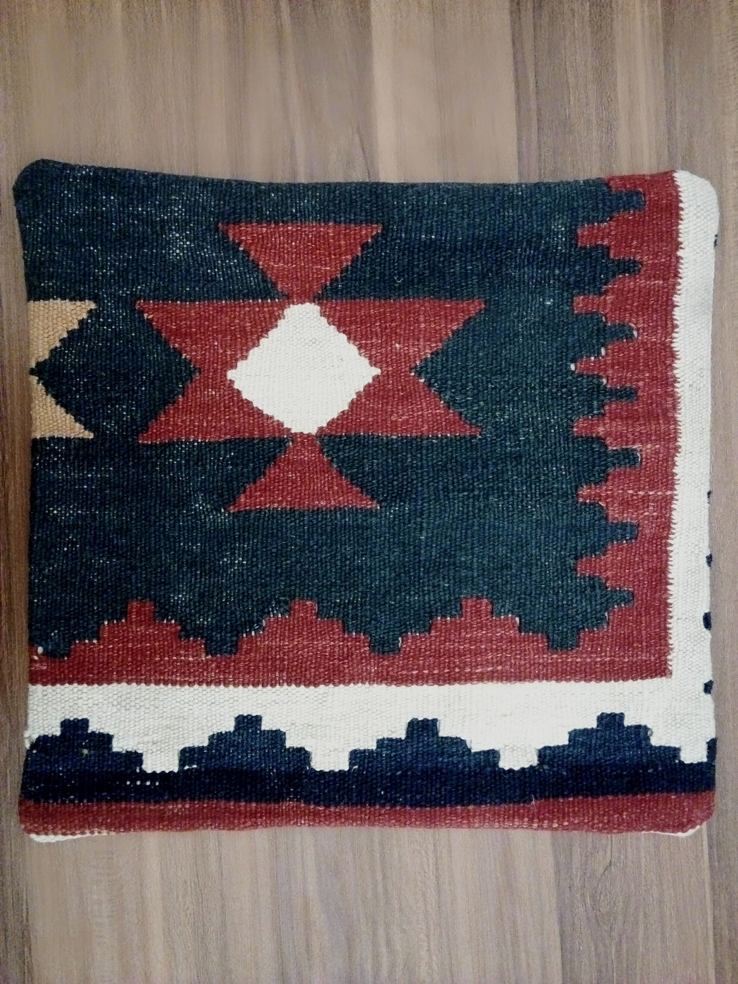 Cushion Kilim craft of Iranian origin 40x40cm