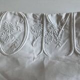 Drap de trousseau 19e de fil de lin brodé