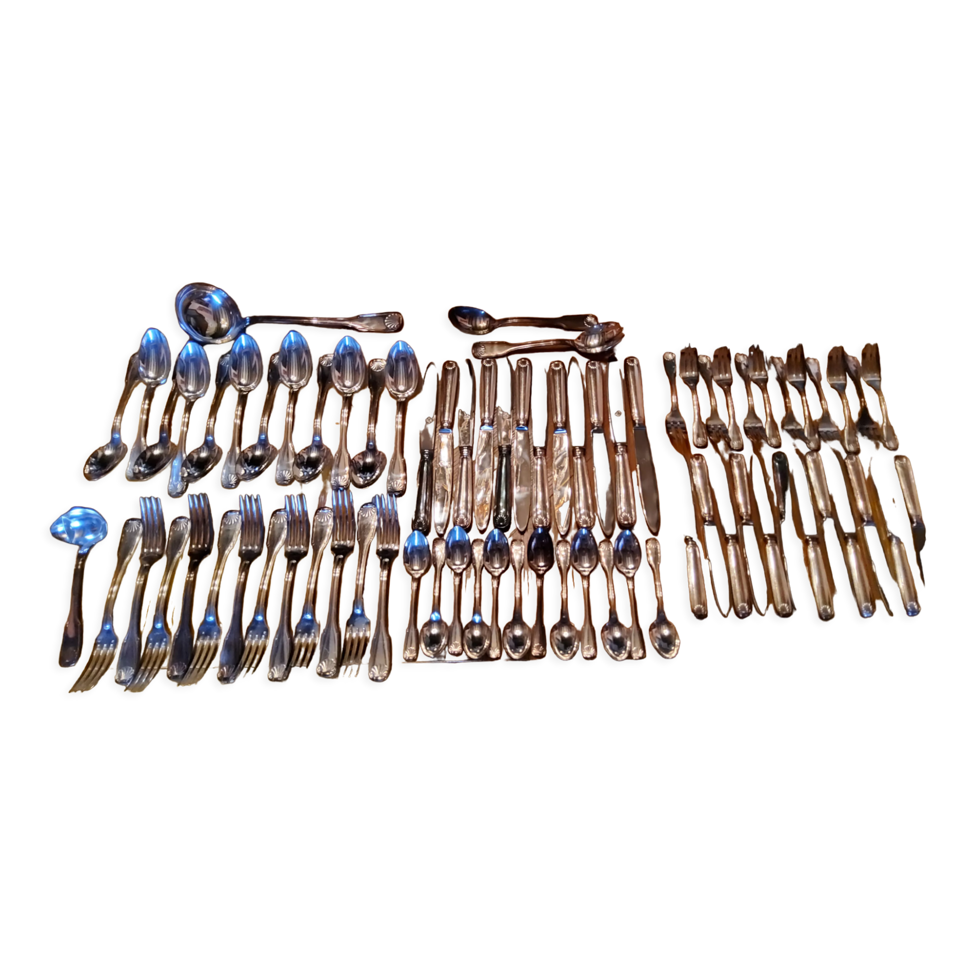 Silver metal housewife of the 50s shell model 76 pieces in its box
