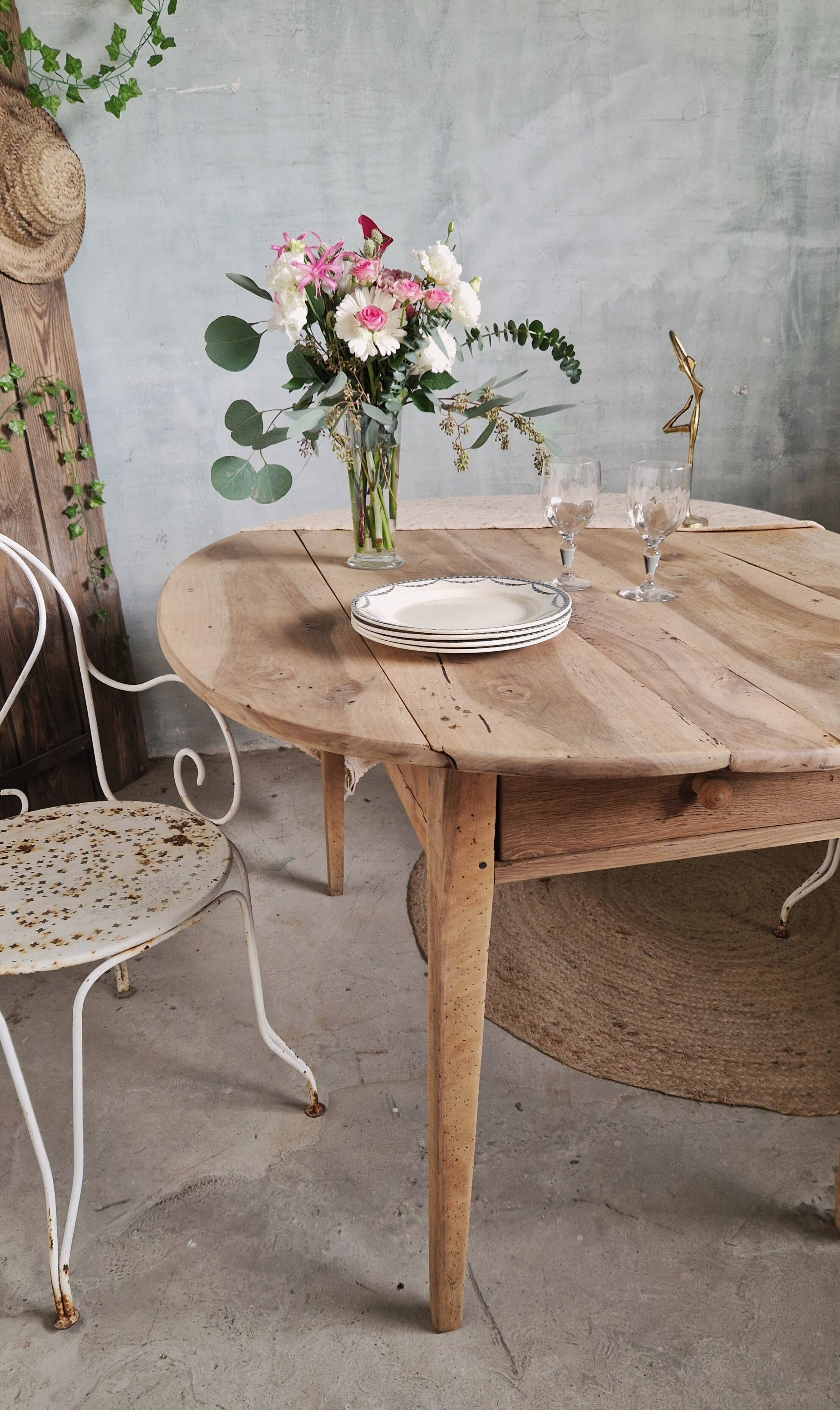 Beautiful drop-leaf table