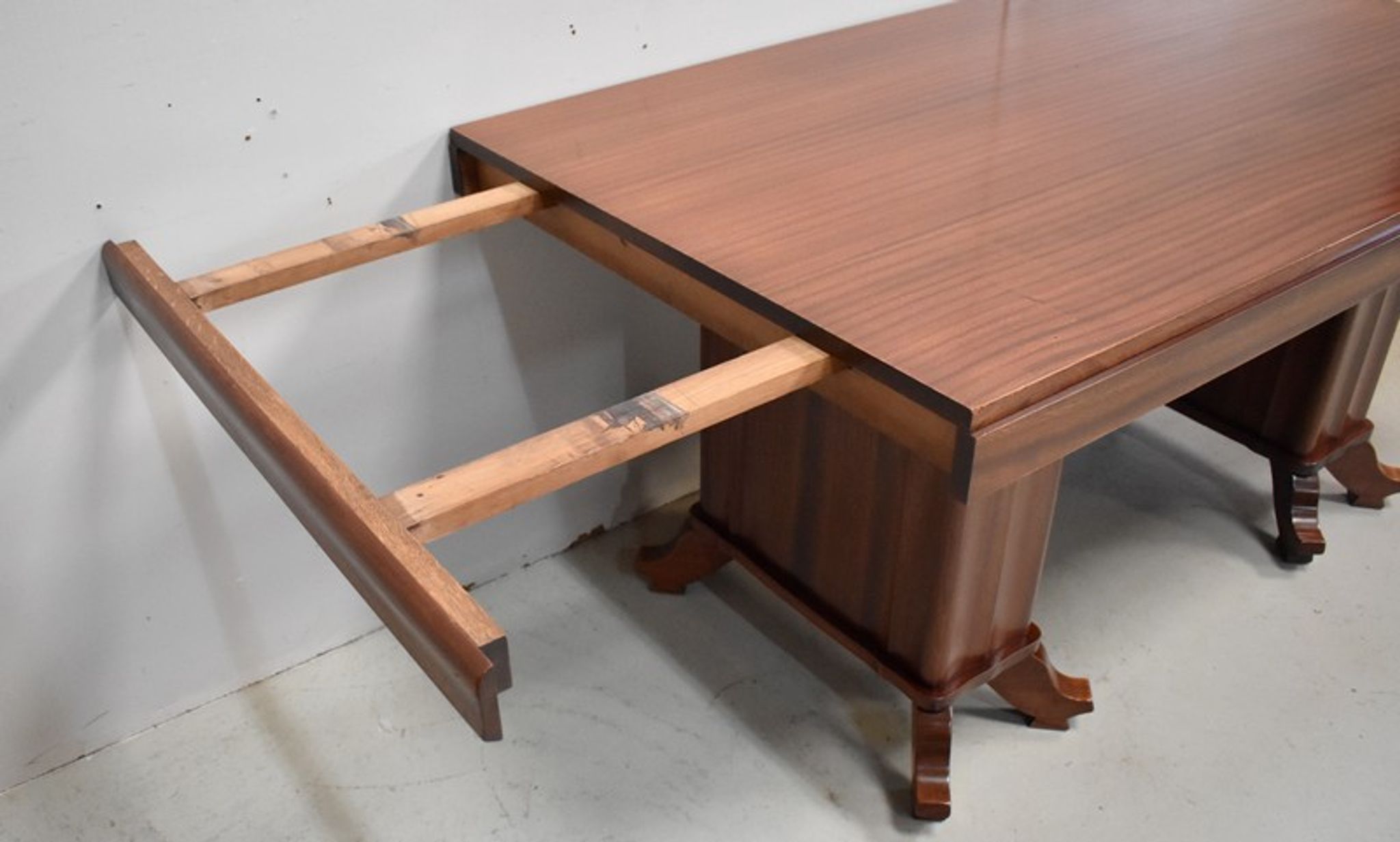 Table rectangulaire en acajou massif et plaqué 1930/1940