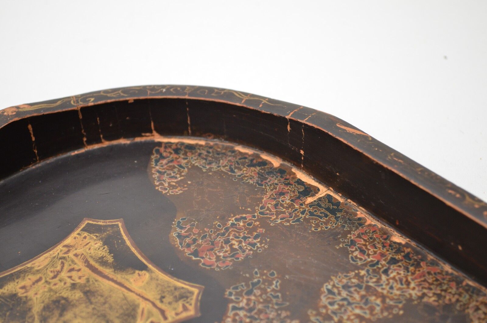 Japan - Antique lacquered wooden top