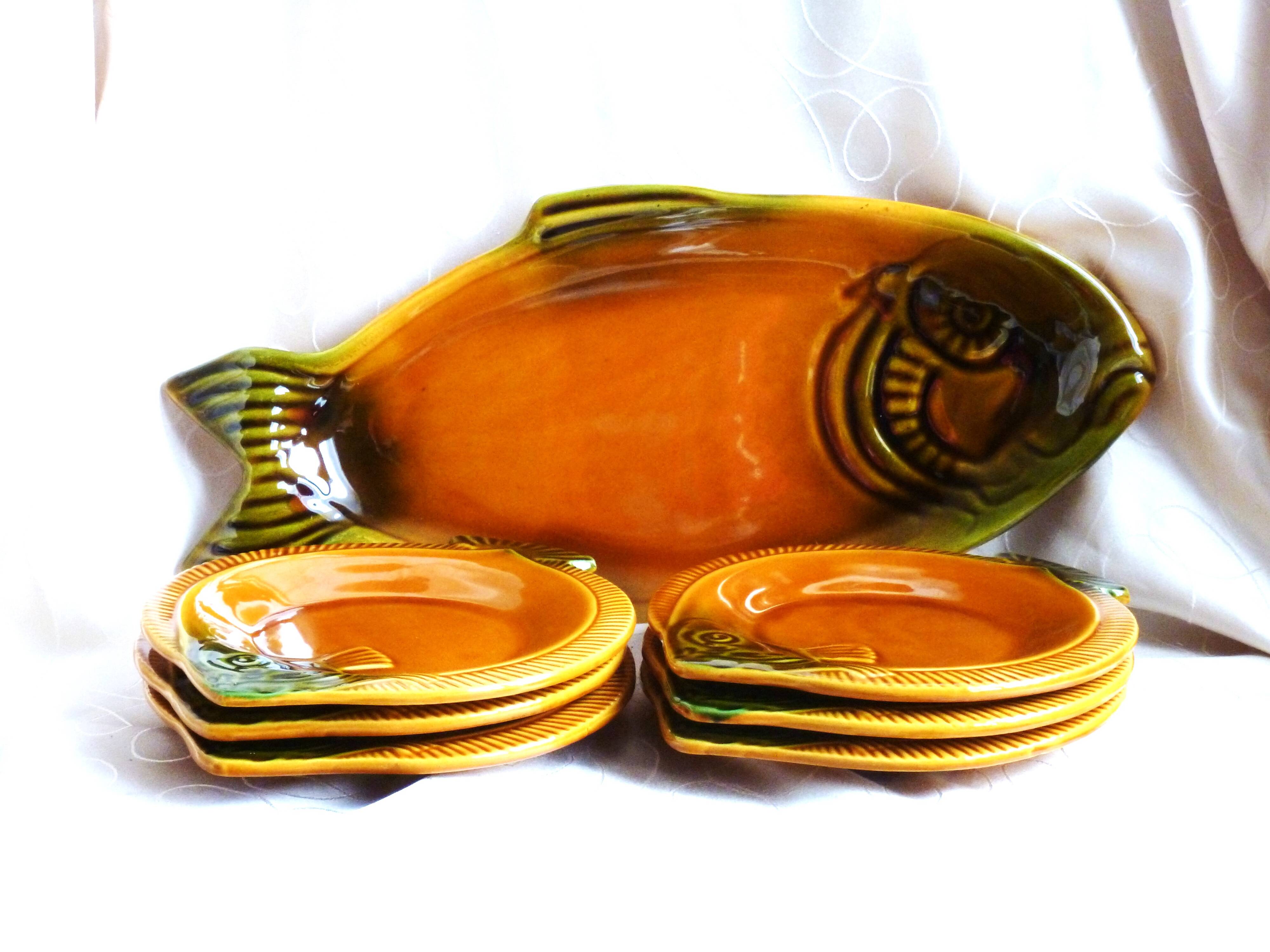 Flat fish set and 6 barbotine plates, vintage fish set