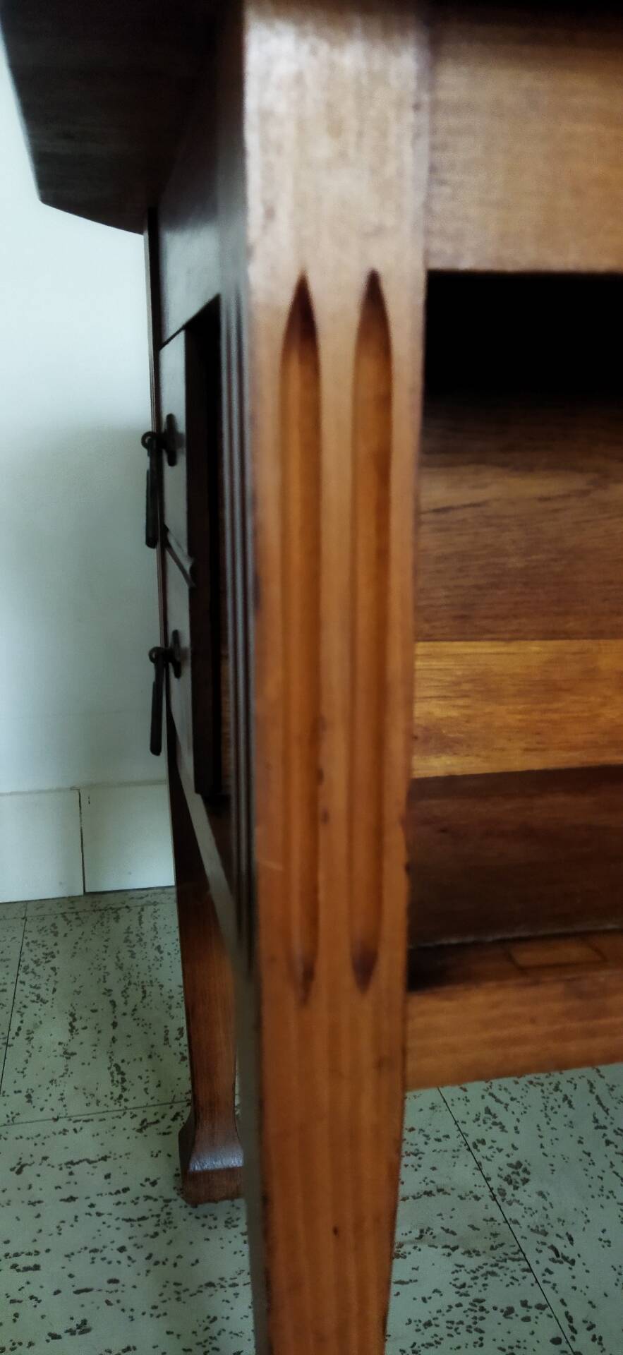 Vintage wooden side table with trompe-l'œil system.