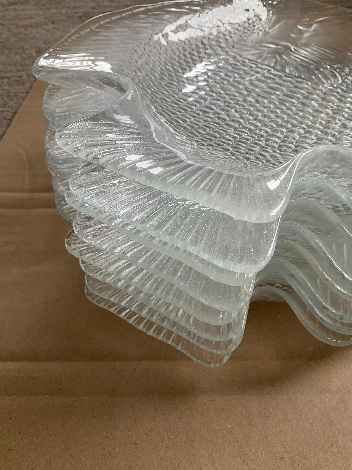 Set of 8 vintage fish plates Arcoroc France