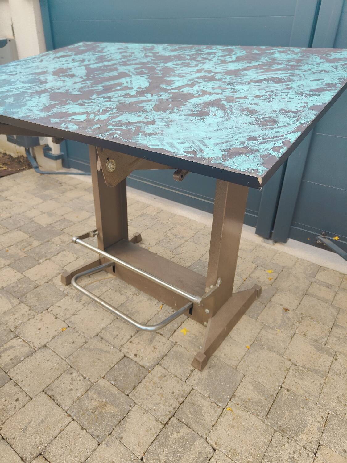 Architect's desk and its chair