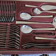 Ménagère de Luxe SBS Solingen- Modèle 4900 Munchen- 70 pièces- Or 23/24 car