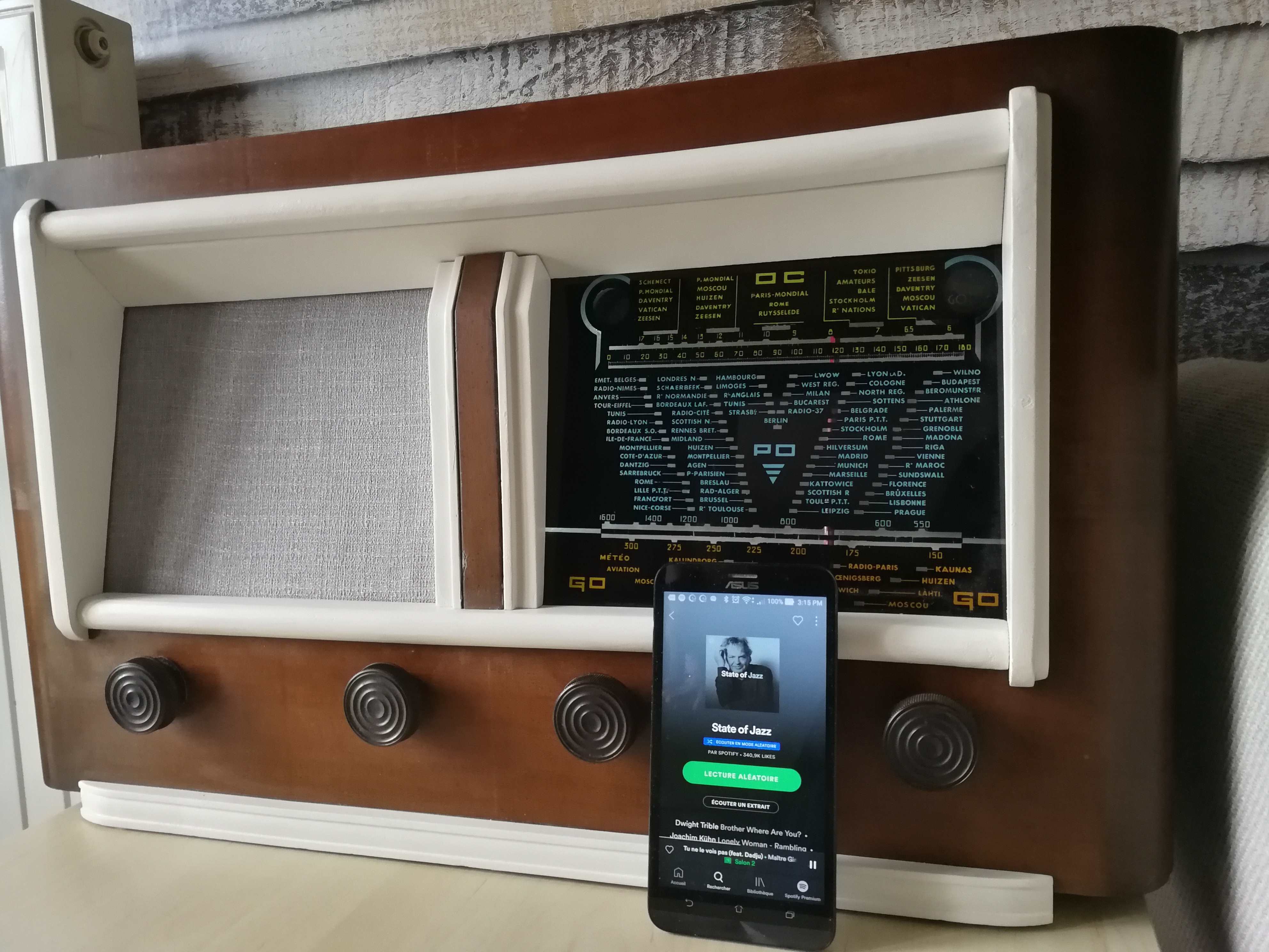 STIR radio station (1940 - 194 X) Wifi and bluetooth with google audio Chromecast