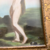 Pretty golden frame with curved glass