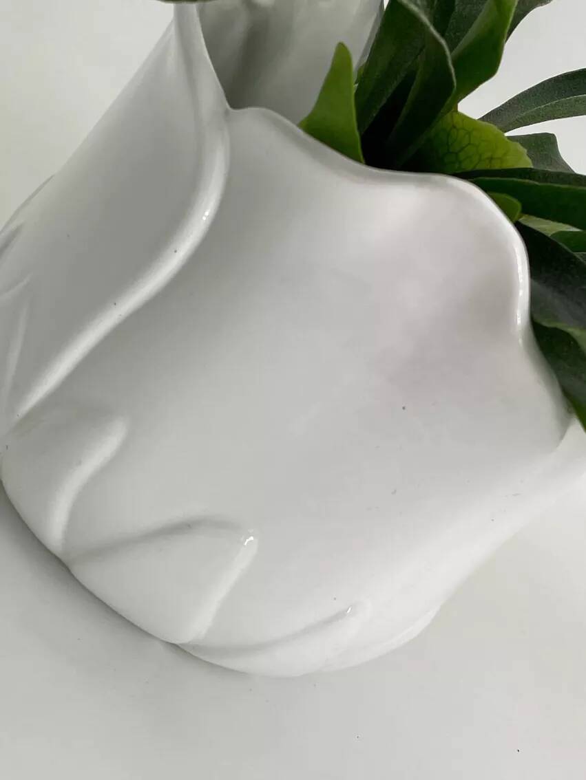 Cache-pot vintage en forme de tulipe en porcelaine blanche