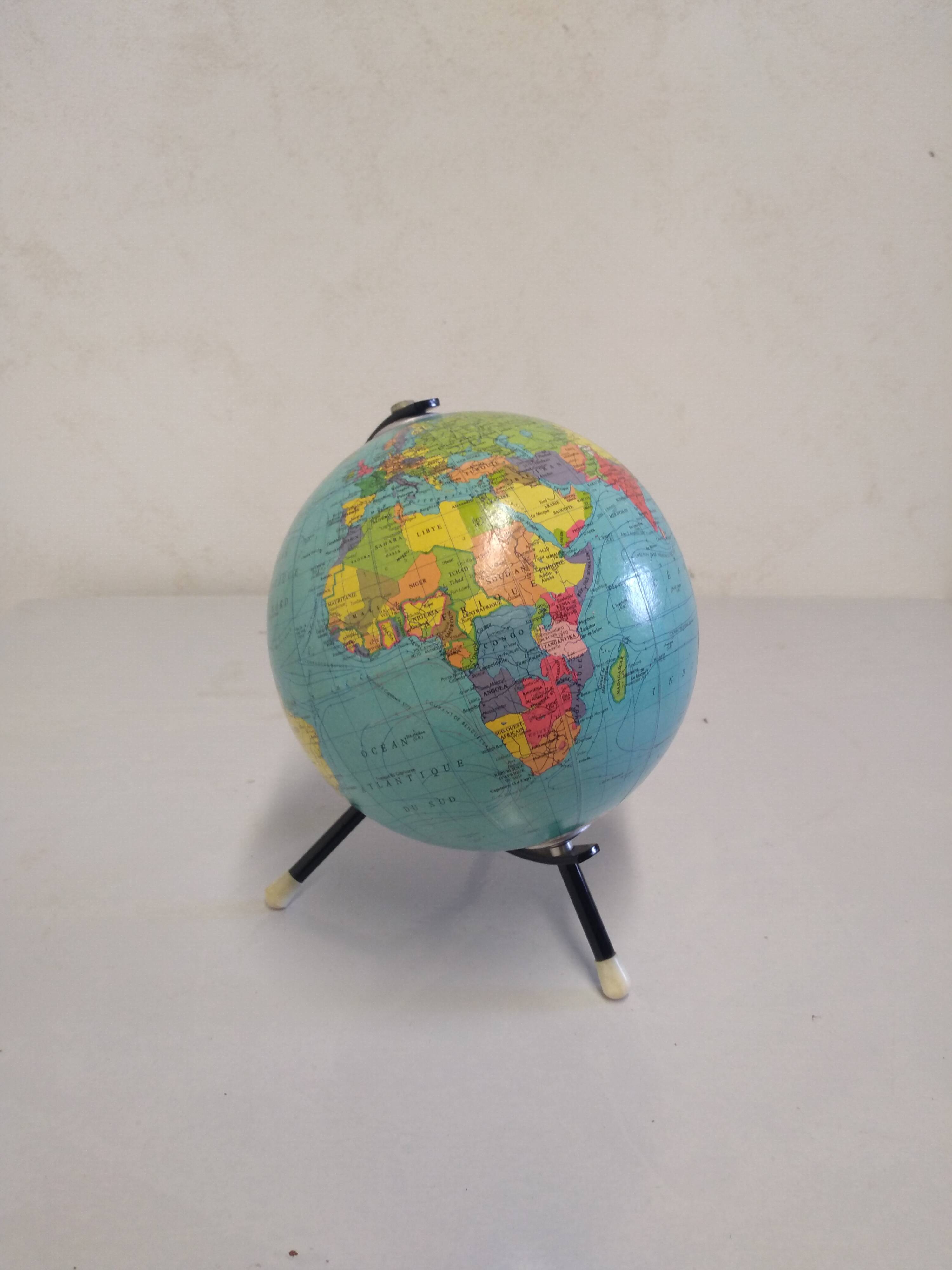 Ancien Globe terrestre carte taride
