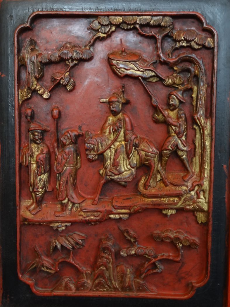 Ecran de lettré, chine xixème, bois sculpté laqué et doré h 52 cm