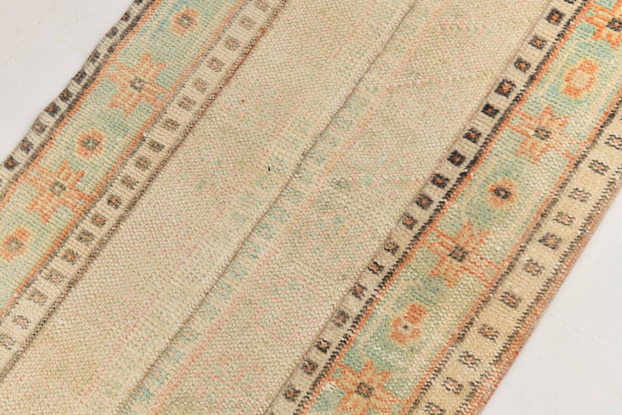 Tapis de couloir vintage turc crème et marron