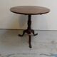 Table ronde inclinable antique en acajou