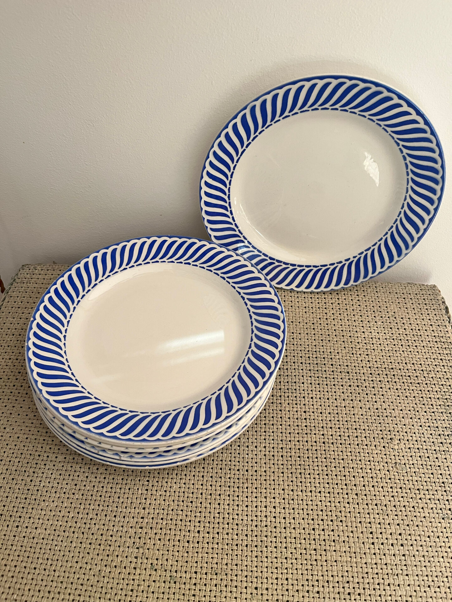 7 dessert plates