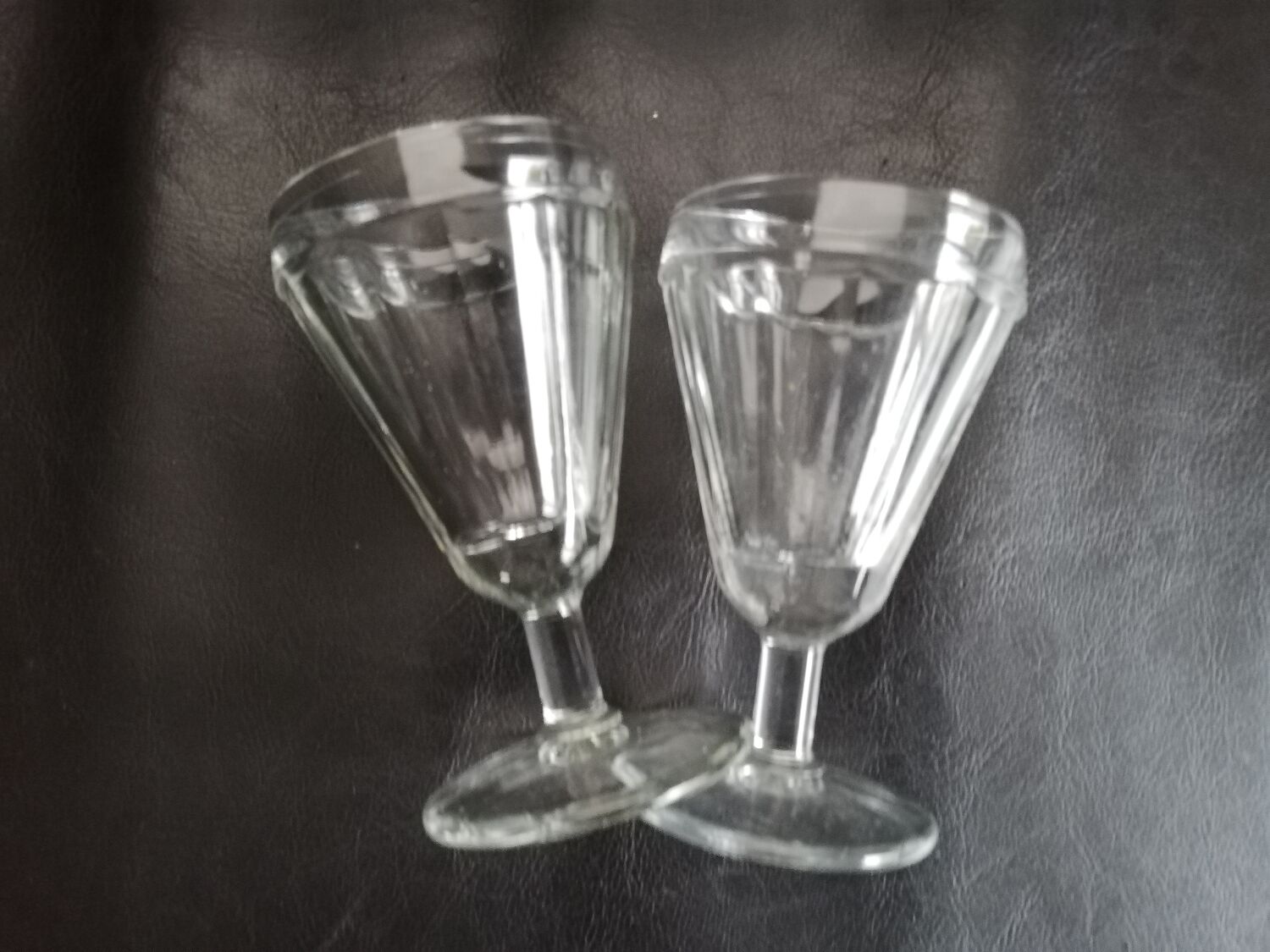 Suite of 9 old bistro wine glasses