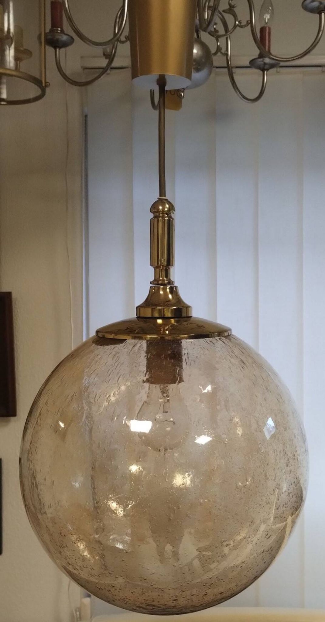Supension sphere en verre fumé