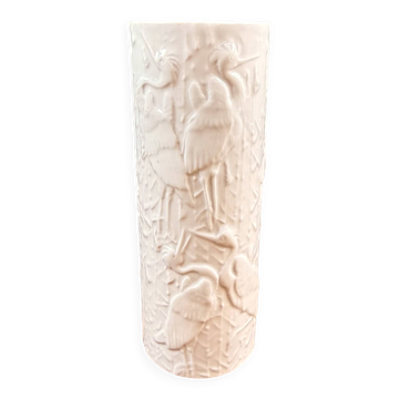 Vase KPM Berlin – porcelaine blanche en relief – décor oiseaux