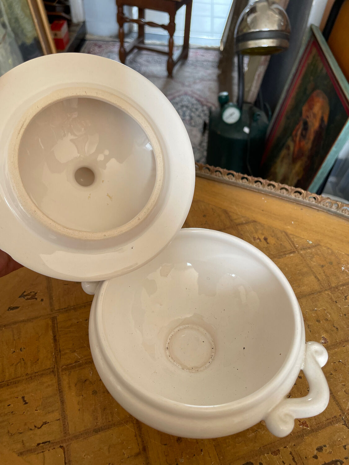 White porcelain candy box