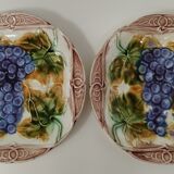 Lot de 2 assiettes en barbotine à motif raisin