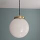 Lot de 3 suspensions art deco avec globe en opaline blanche