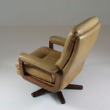 Leather lounge chair by André Vandenbeuck