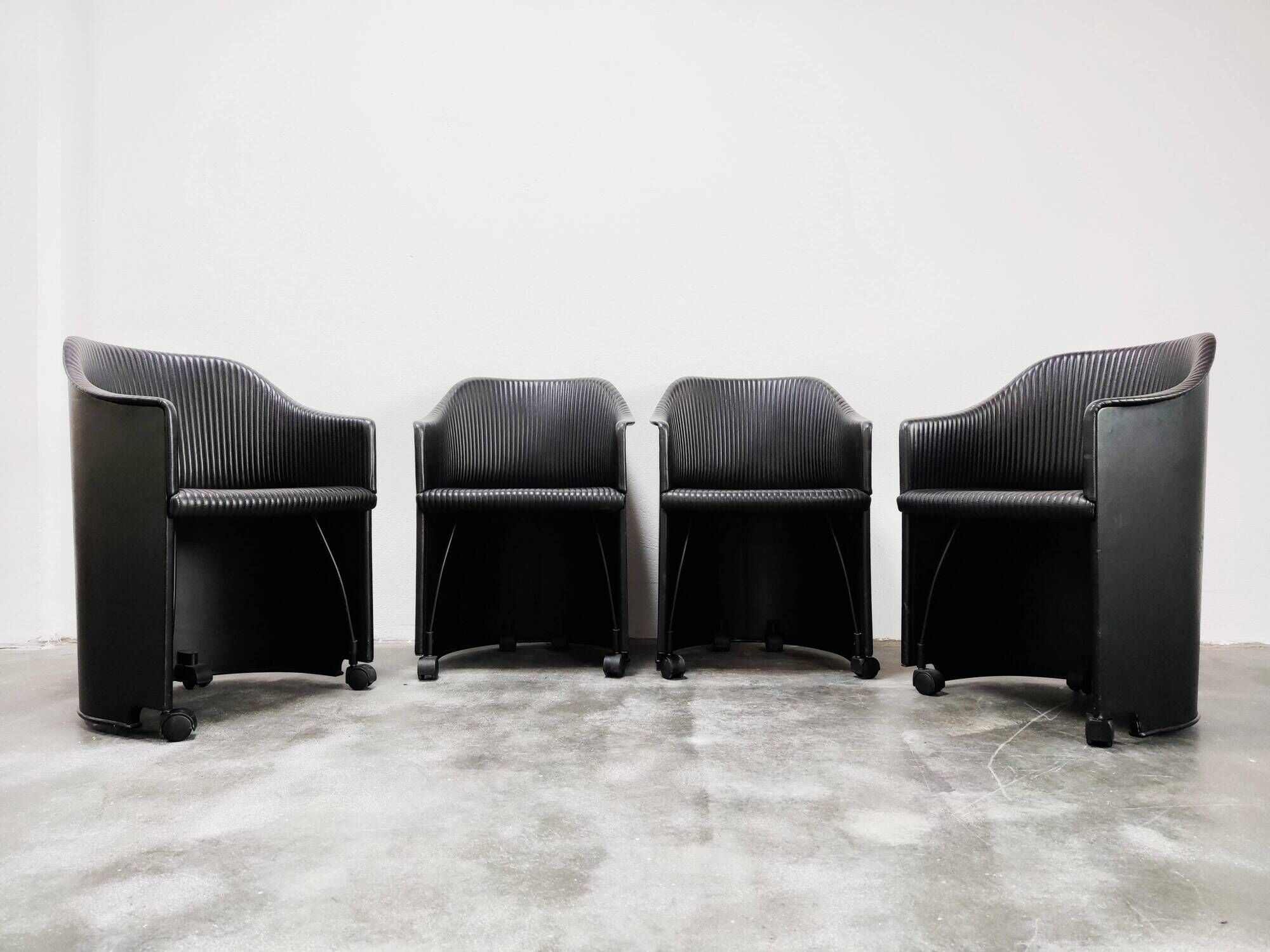 Fauteuils cuir Afra & Tobia Scarpa pour Maxalto, Modèle Artona 8552