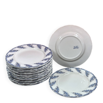 Set of 18 Lunéville earthenware dinner plates, 25.5 cm diameter