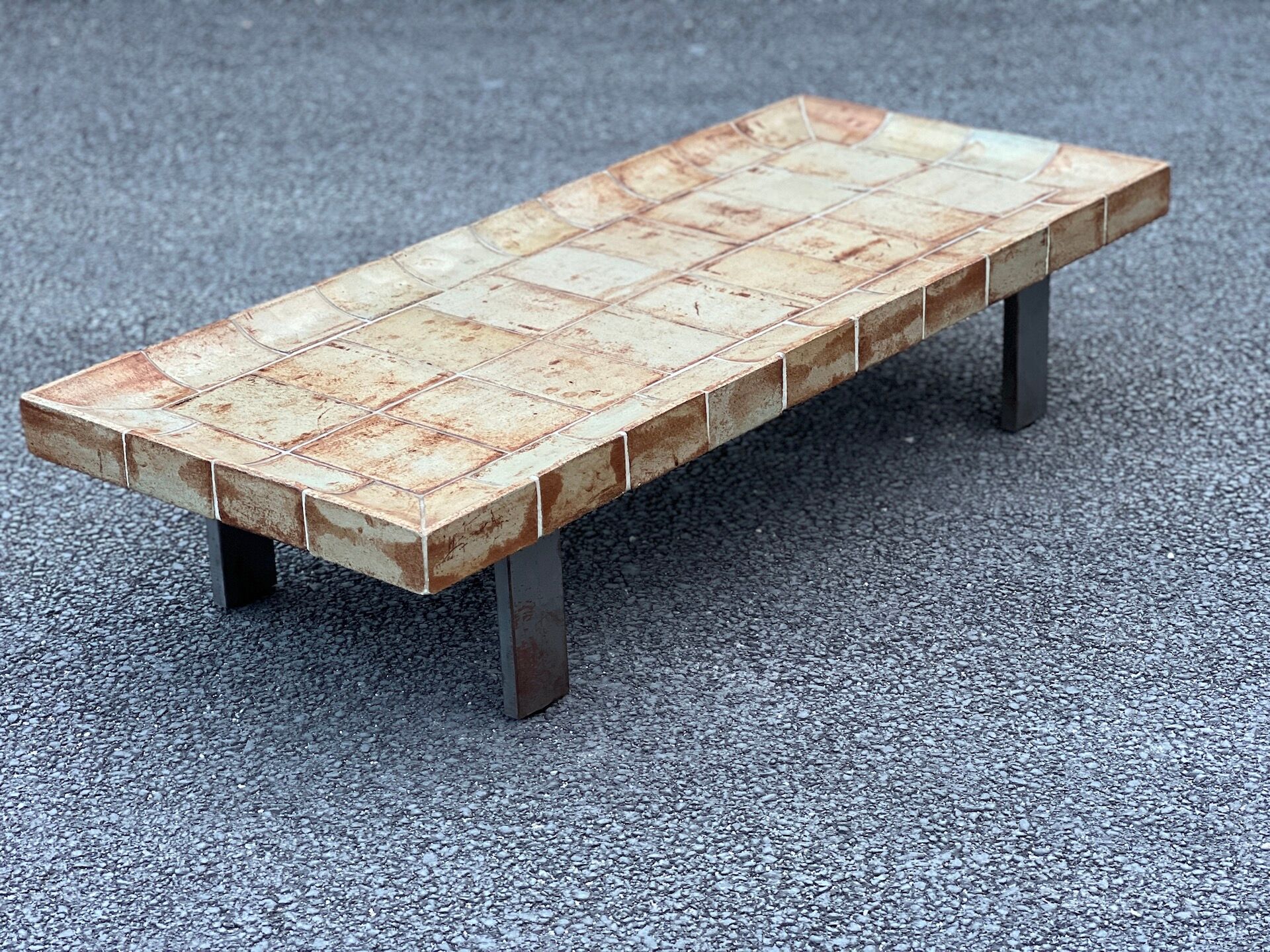 Roger Capron coffee table model "Cuvette" 1960