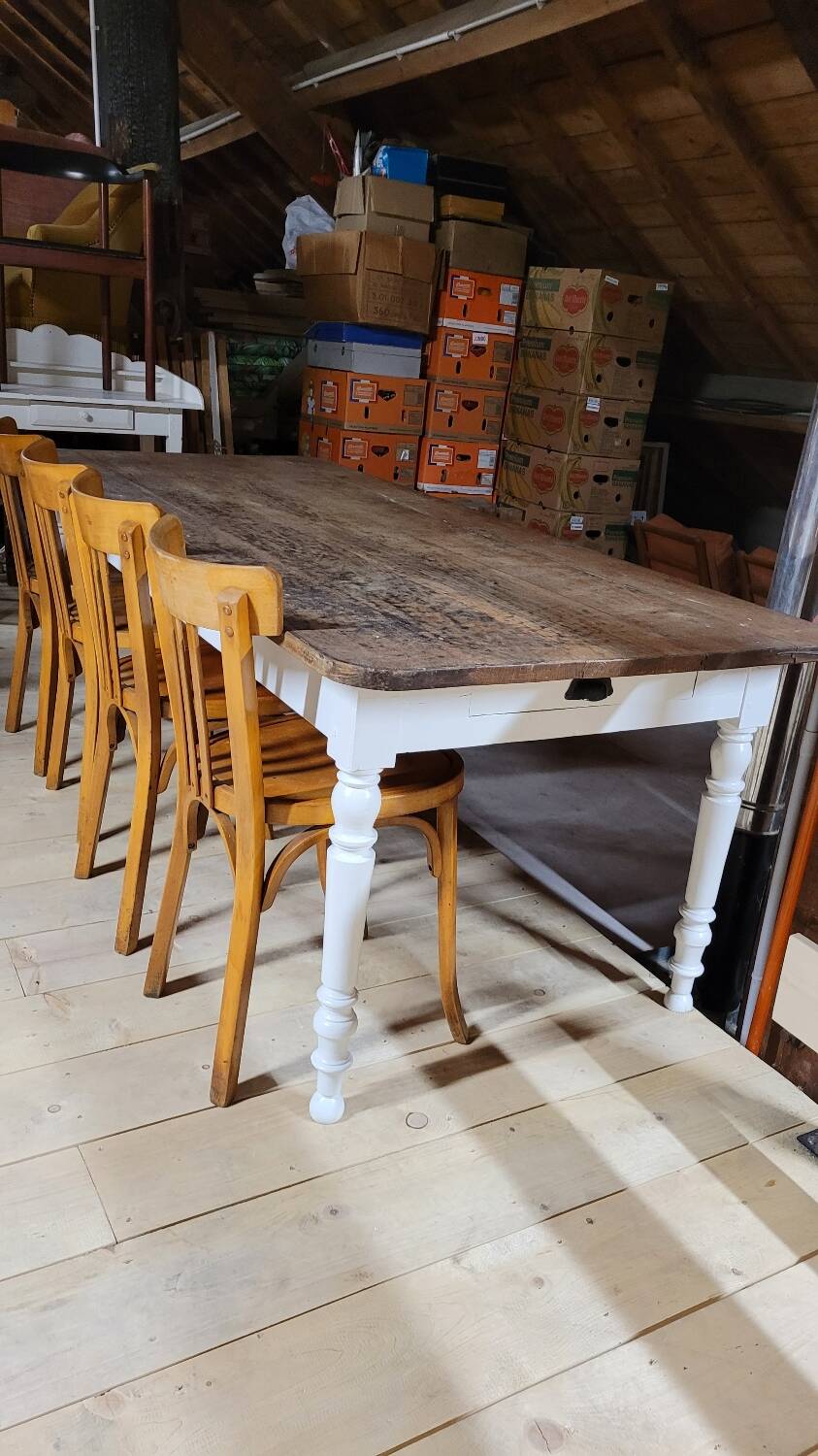 Rustic farmhouse bistro table in oak with Louis Philippe legs - 2m