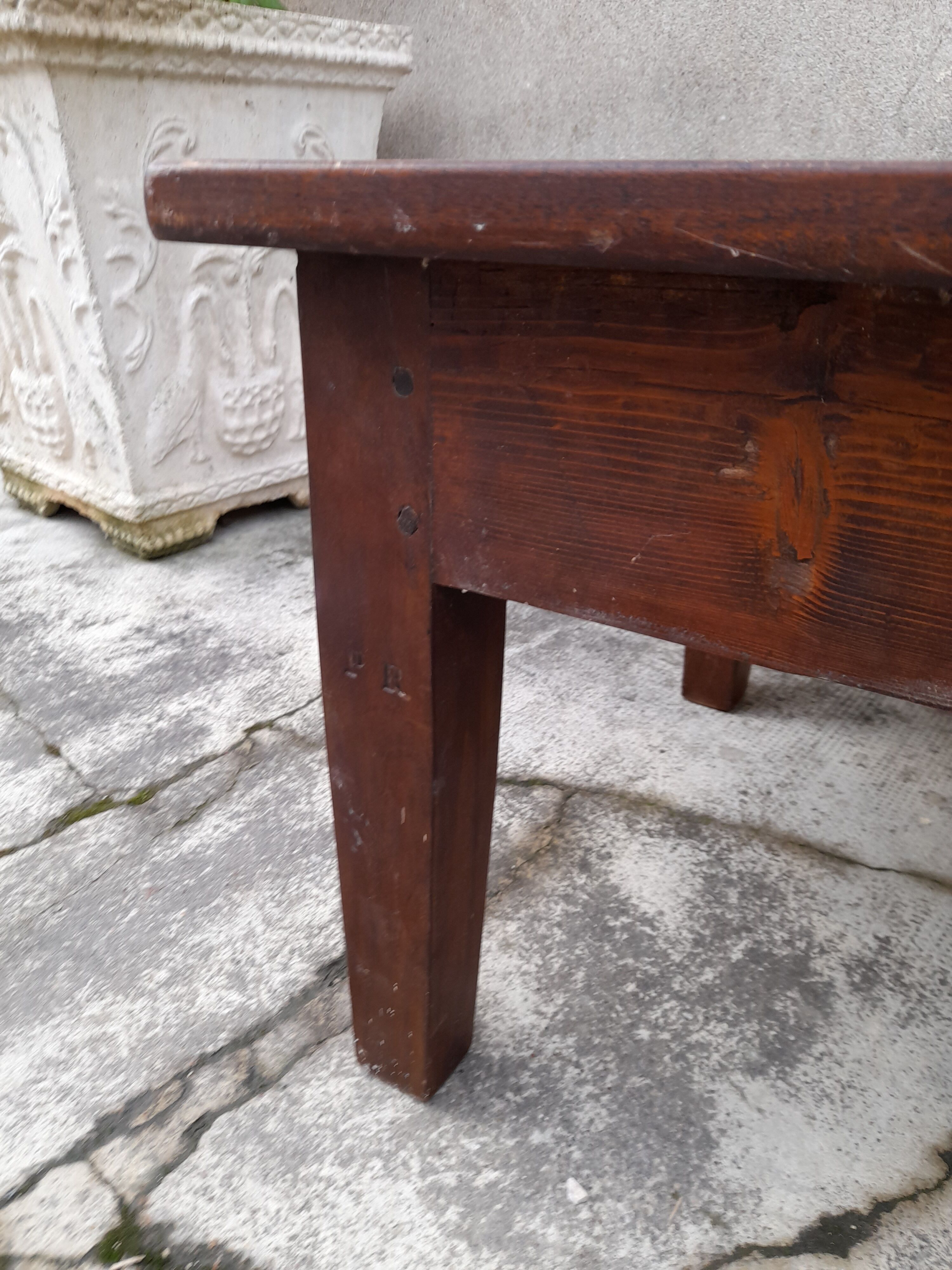 Table basse de ferme rustique 1900 en Fruitier