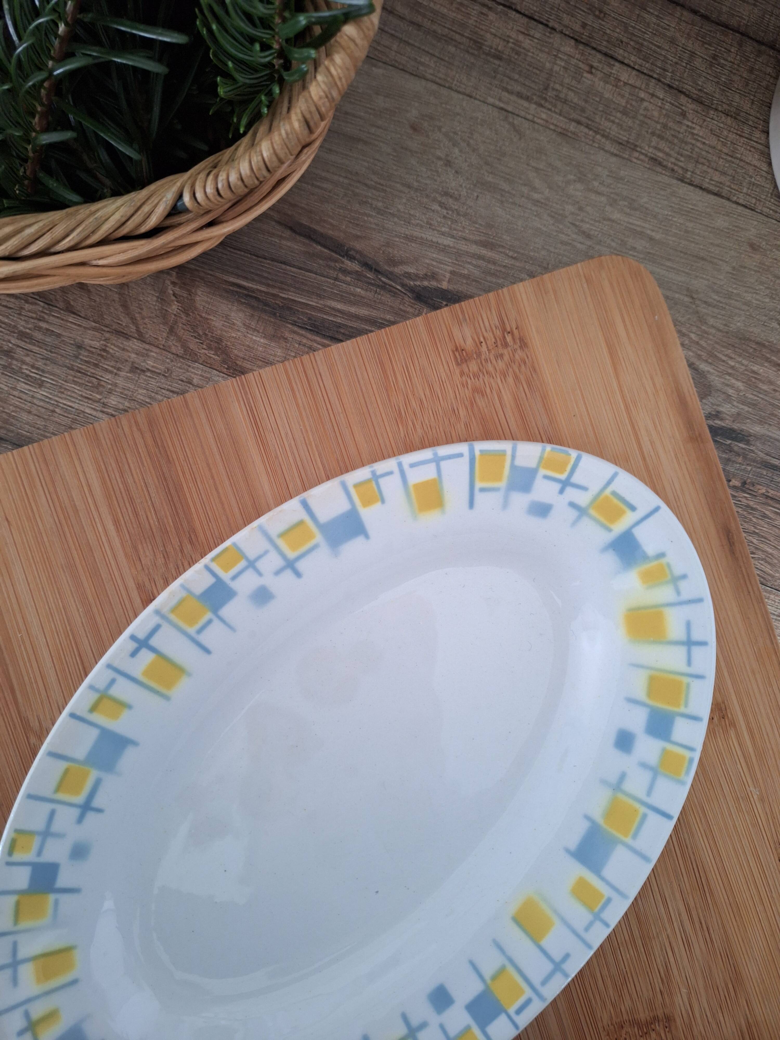 Yellow and blue dish from L'Amandinoise