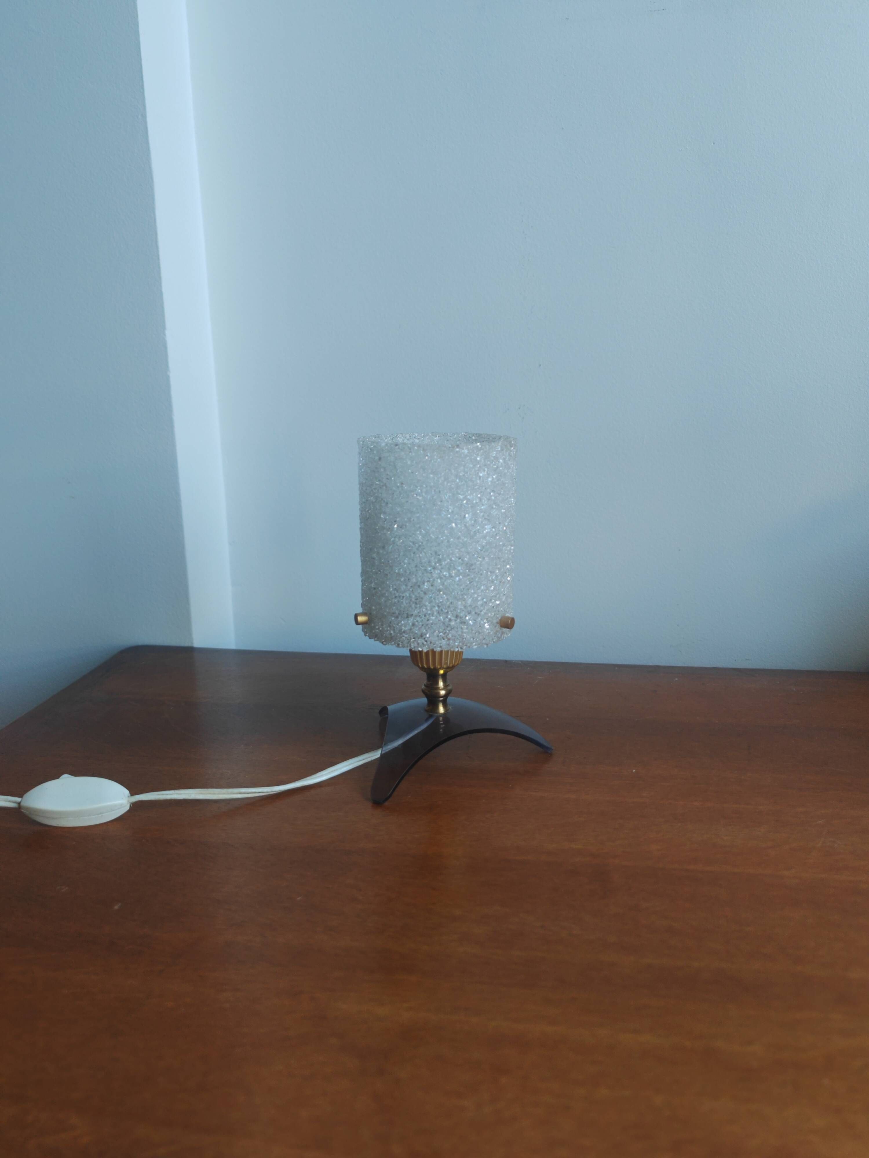 Vintage tripod lamp 60s/70s – Smoked Plexiglass, Brass & Frosted granite glass