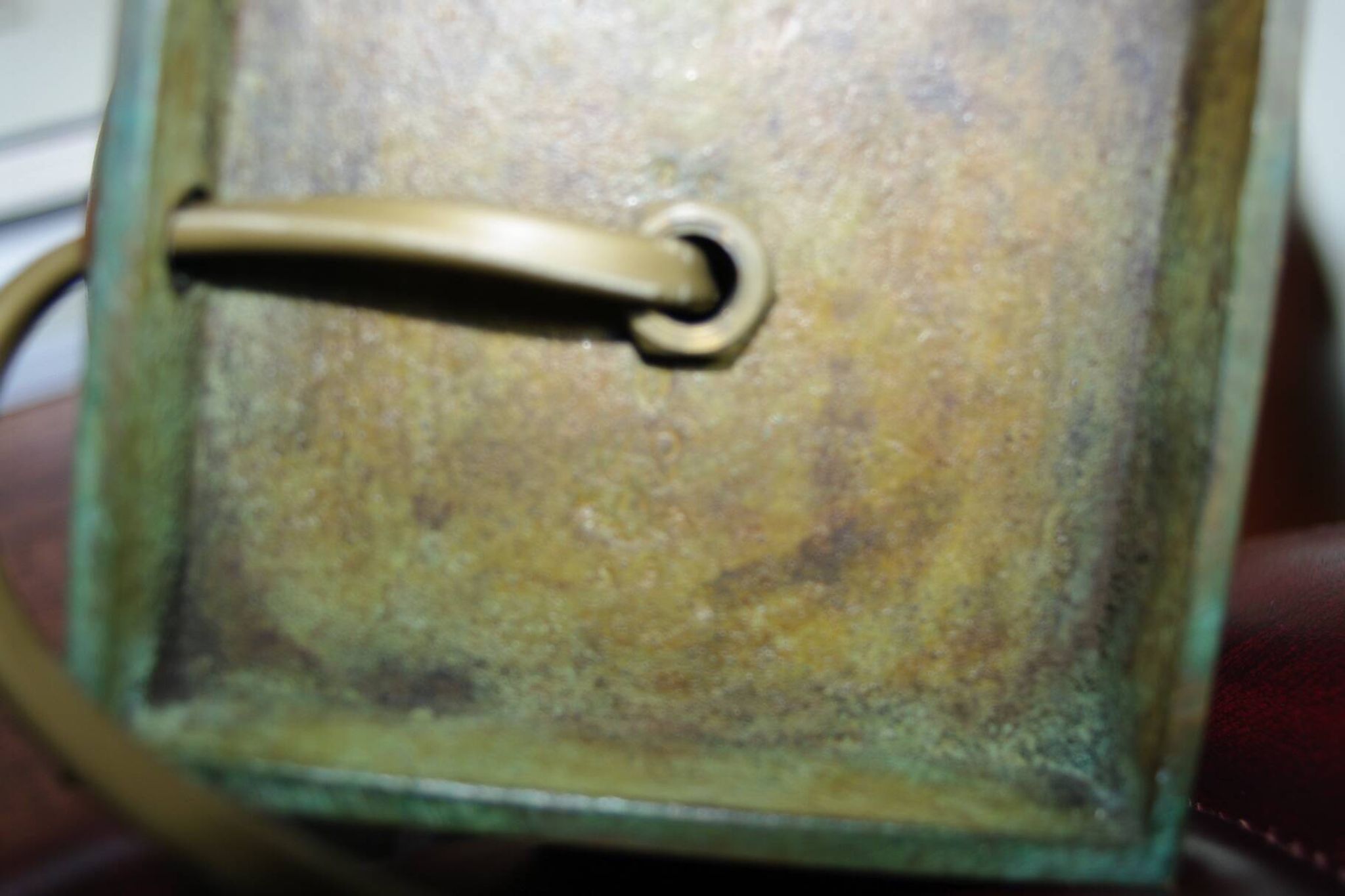 Lampe en bronze patiné et cuir art deco danemark 1930