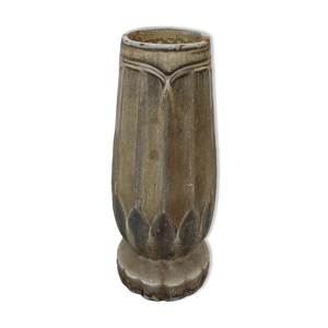 Ancien vase en fonte