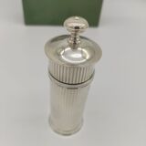 Pepper shaker