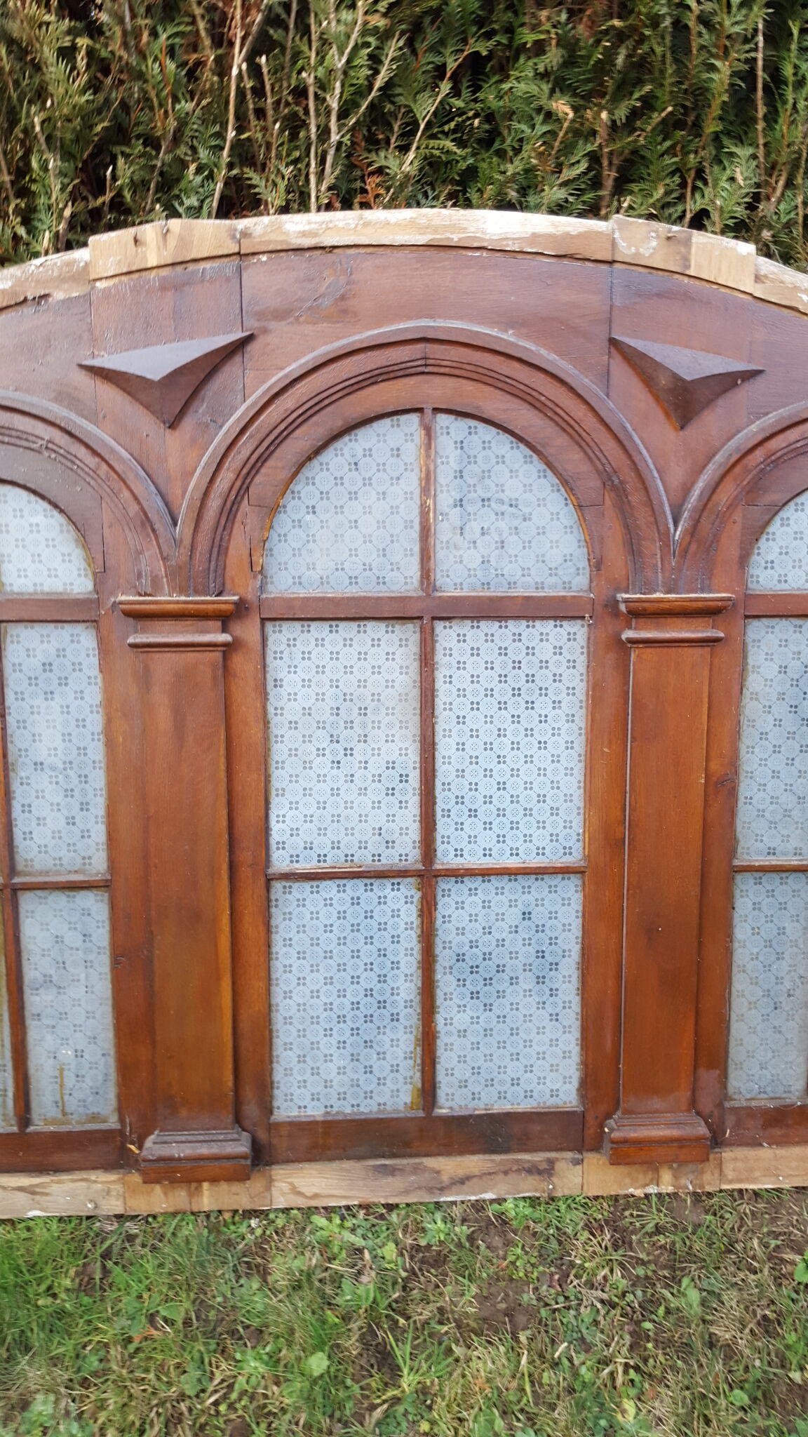 Séparation ancienne bois et vitre, fenêtre verre