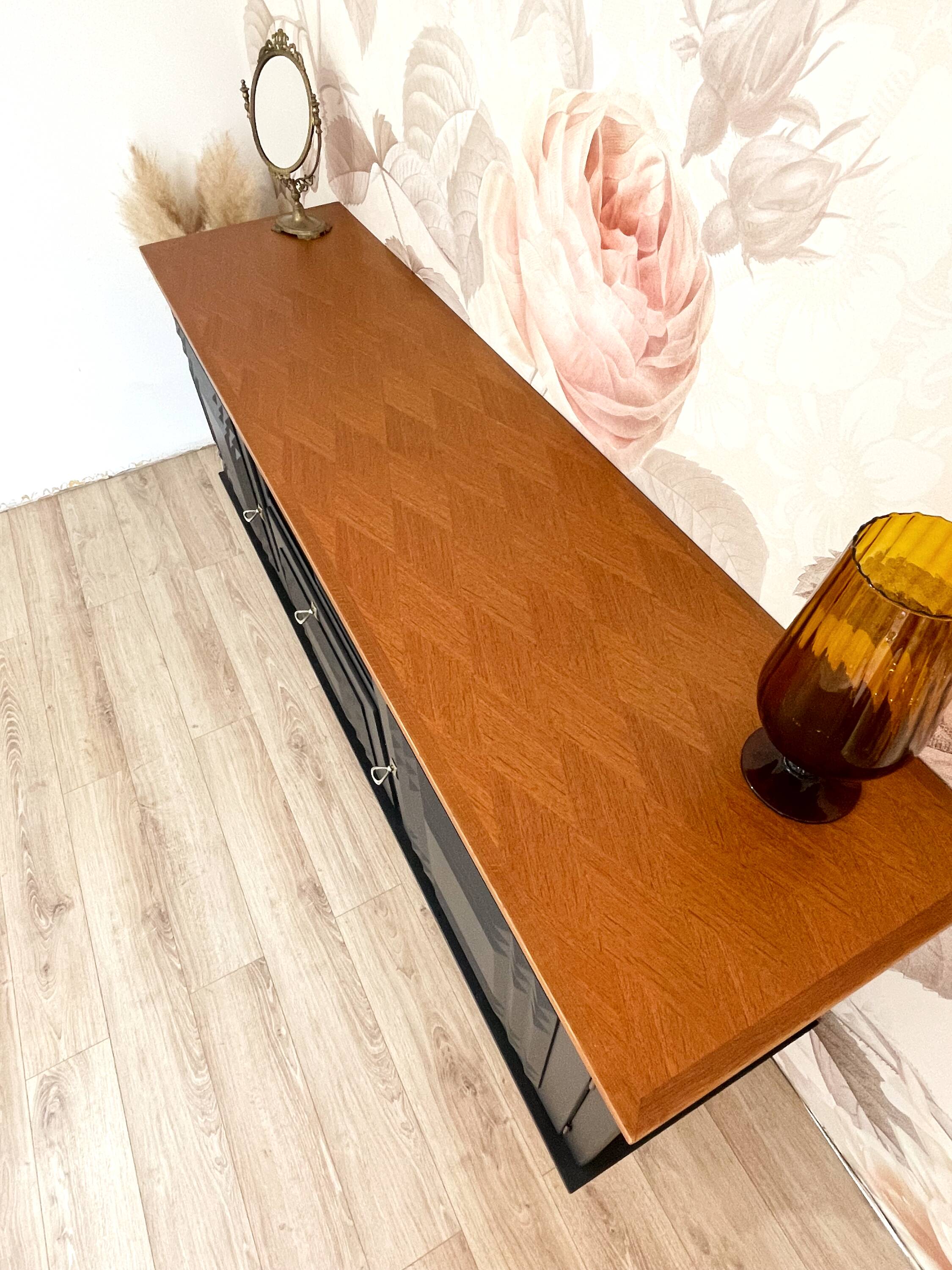 Revisited Vintage Enfilade