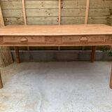 Farm table