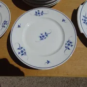 Fine Limoges porcelain dessert service: dish and 12 plates.